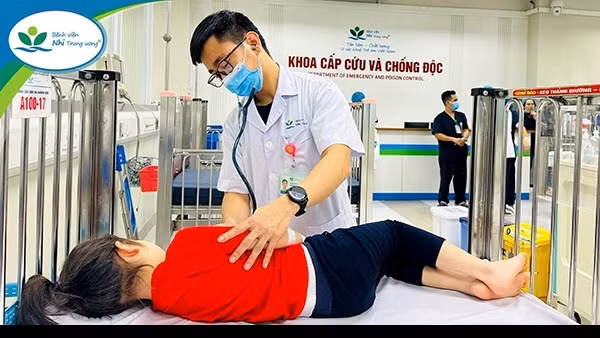 Uống nhầm thuốc giảm cân, bé 3 tuổi nhập viện cấp cứu