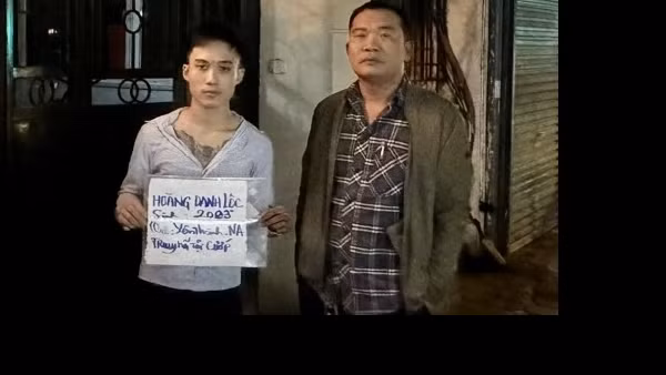 Vận động bị can trốn nã ra đầu thú
