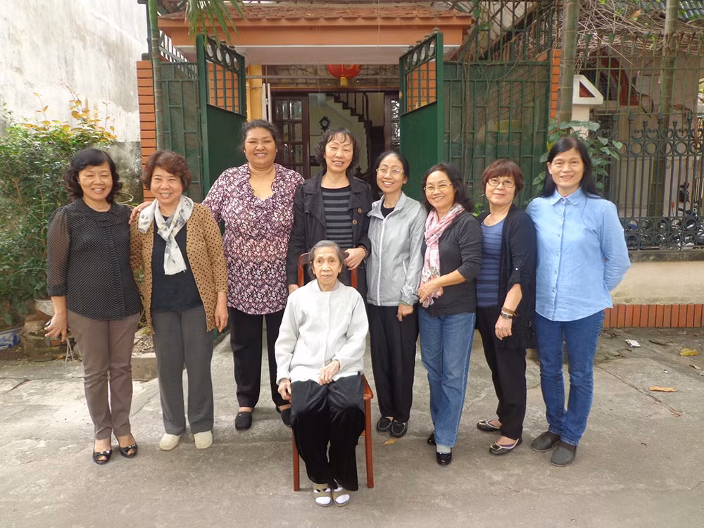 Chuyện về những cô giáo Trường Trỗi vợ lính -0