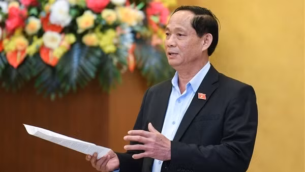 Đề nghị luật hoá vấn đề đấu giá biển số xe ô tô
