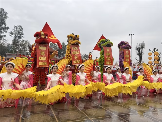 Cắt băng khánh thành Đền thờ Hoàng Hoa Thám và khai mạc Lễ hội kỷ niệm 140 năm Khởi nghĩa Yên Thế -1