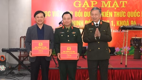 Bộ Công an gặp mặt học viên Lớp bồi dưỡng kiến thức Quốc phòng, An ninh