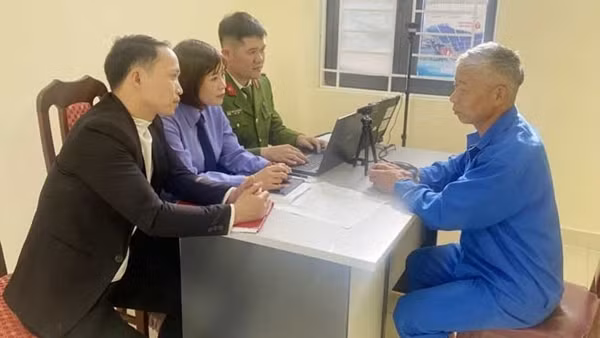 Khởi tố đối tượng trồng hơn 1.600 cây thuốc phiện
