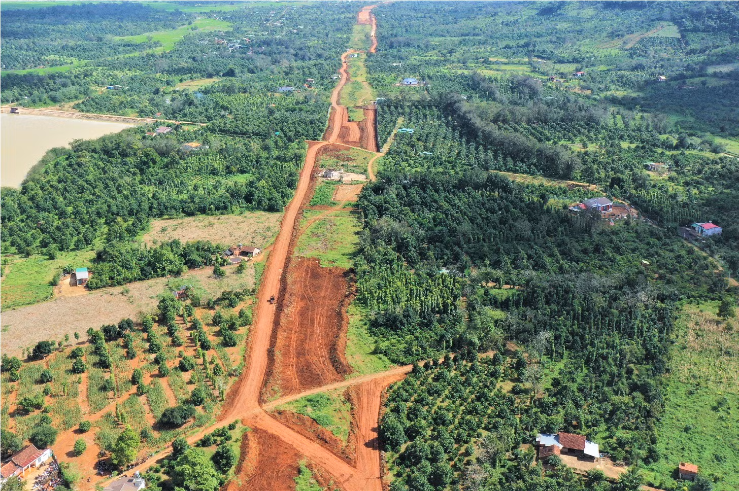 Phấn đấu hoàn thành cao tốc Buôn Ma Thuột - Khánh Hòa trước thời hạn -0