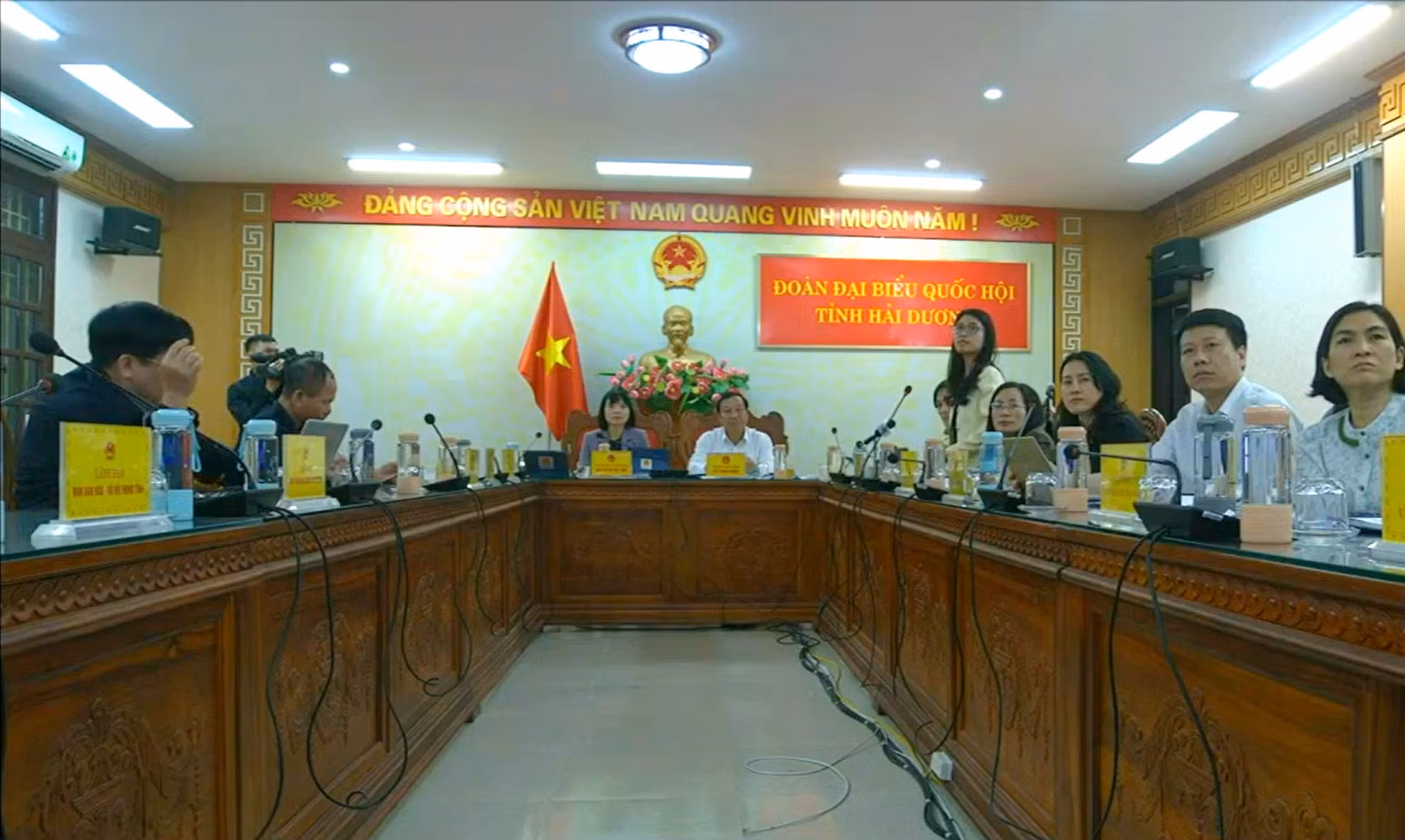 Đại biểu chất vấn chuyện du học sinh tu nghiệp không về nước, lừa đảo 