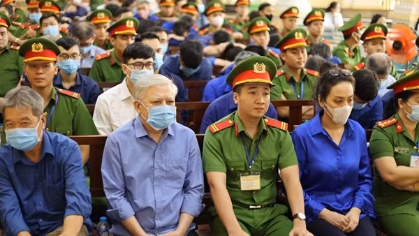 Vợ chồng bị cáo Trương Mỹ Lan xin khắc phục hậu quả