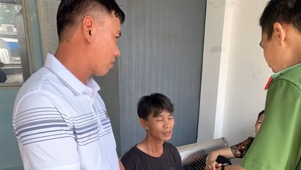 Công an phường giúp người đàn ông đoàn tụ với người thân sau gần 30 năm lưu lạc