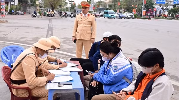 Gắn trách nhiệm gia đình trong việc đảm bảo TTATGT cho học sinh