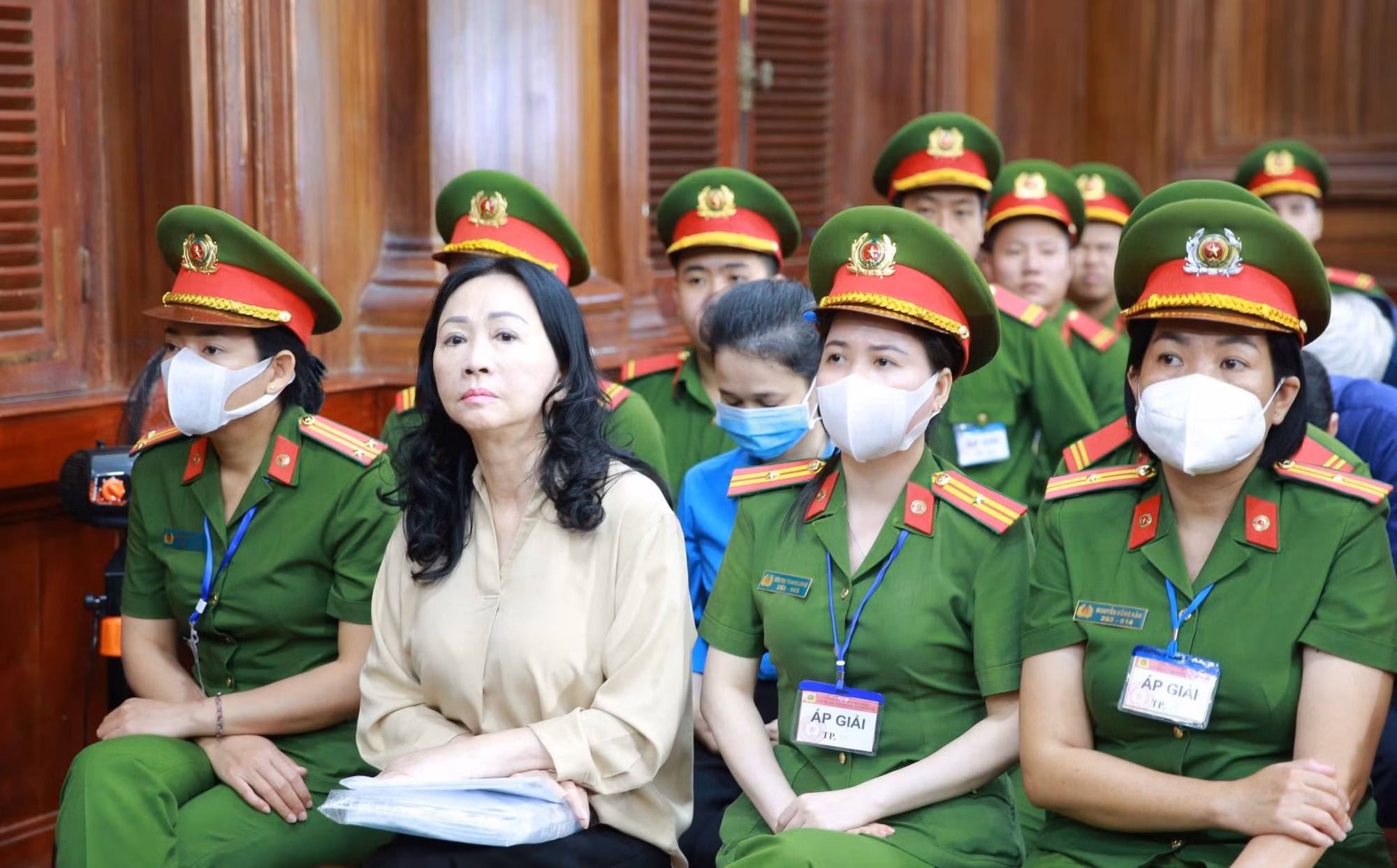 Bà Trương Mỹ Lan bị đề nghị loại bỏ vĩnh viễn ra khỏi đời sống xã hội