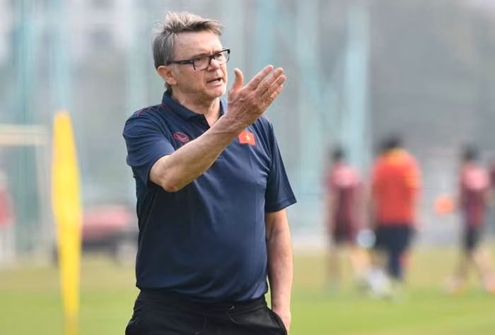 HLV Philippe Troussier: Mỗi người có một định nghĩa khác nhau về thành công -0
