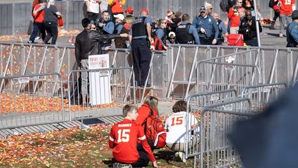 Vụ xả súng Super Bowl: 3 đối tượng bị kết án buôn lậu vũ khí