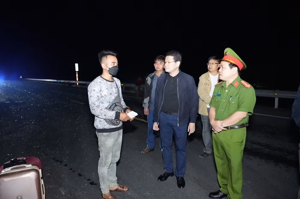 Khởi tố, bắt tạm giam 2 lái xe gây tai nạn trên cao tốc Cam Lộ - La Sơn -0