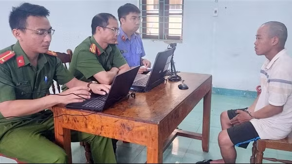 Bắt đối tượng xâm hại trẻ em đang trên đường trốn sang Lào