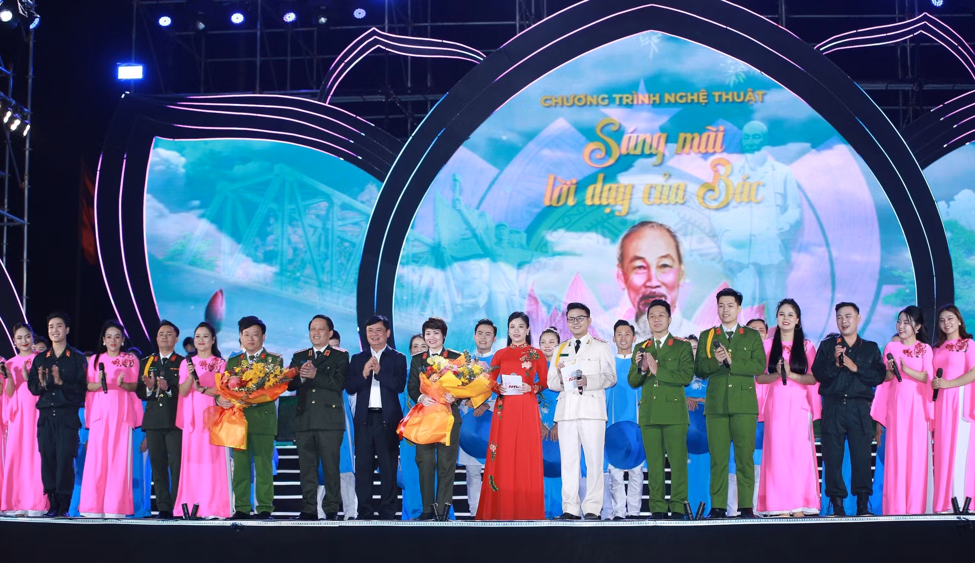 Mãn nhãn Chương trình nghệ thuật “Sáng mãi lời dạy của Bác” -0
