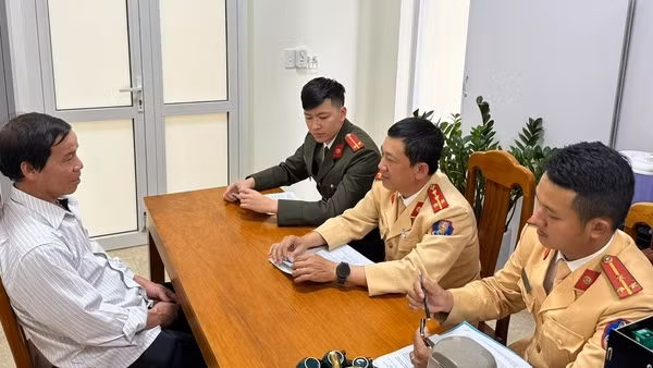 Xử lý đối tượng lên mạng "báo chốt" CSGT