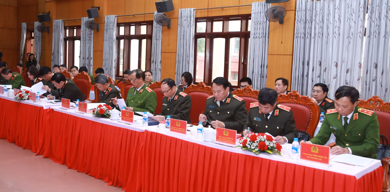 Thứ trưởng Trần Quốc Tỏ biểu dương những nỗ lực của Công an Hà Tĩnh -0