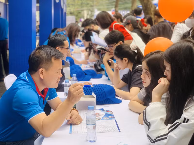 Tuyển sinh đại học năm 2024: Có nên chọn ngành “hot”? -0