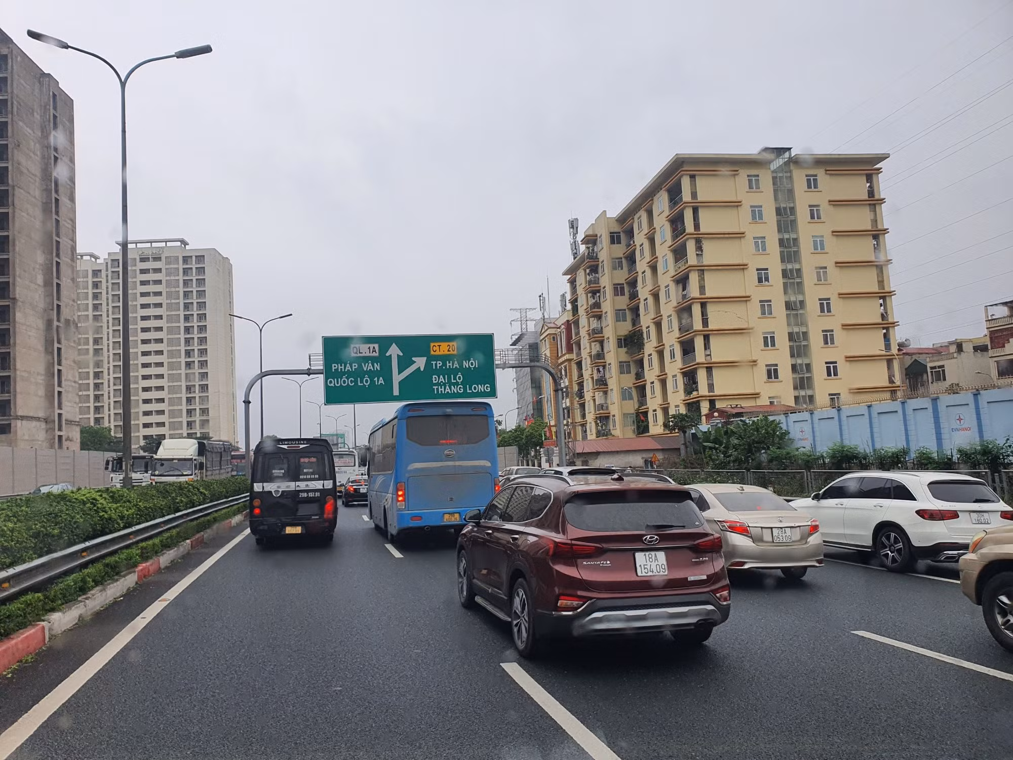 Xử phạt nhiều xe khách sai tuyến, nhồi nhét khách dịp nghỉ lễ -0