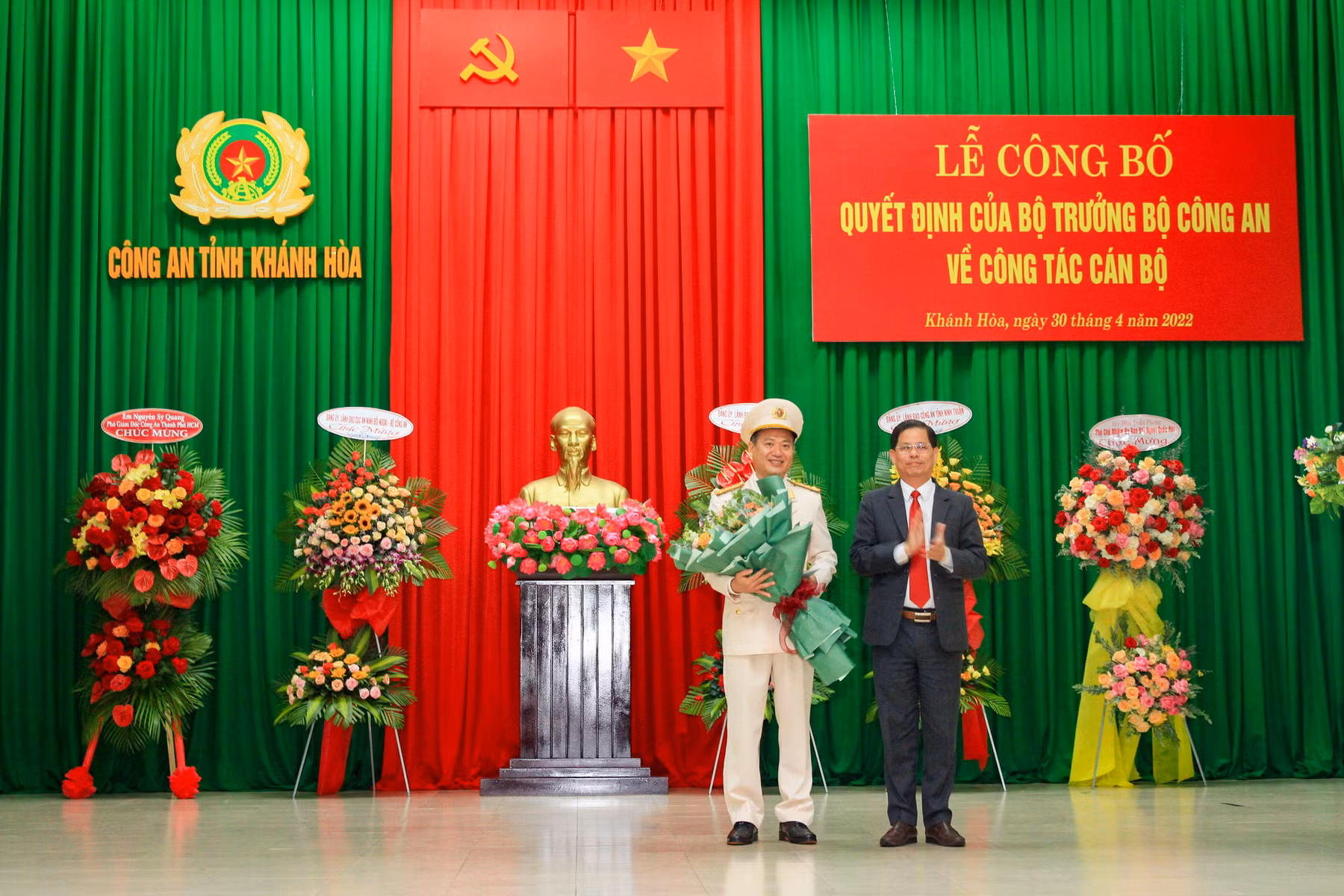 Công bố quyết định của Bộ Công an phân công nhiệm vụ Giám đốc Công an tỉnh Ninh Thuận và Khánh Hòa -0