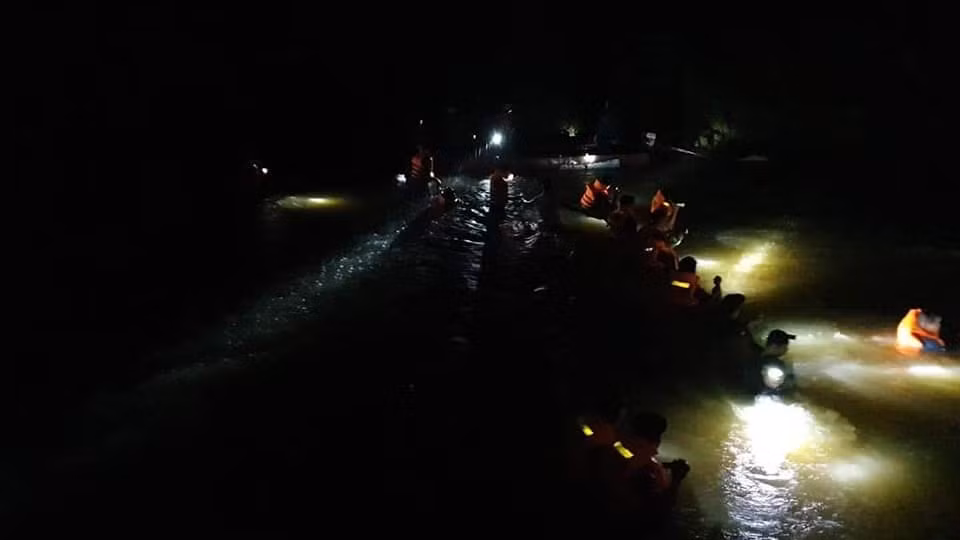 Đã tìm thấy thi thể cháu bé 4 tuổi bị nước cuốn ở Bát Xát -0