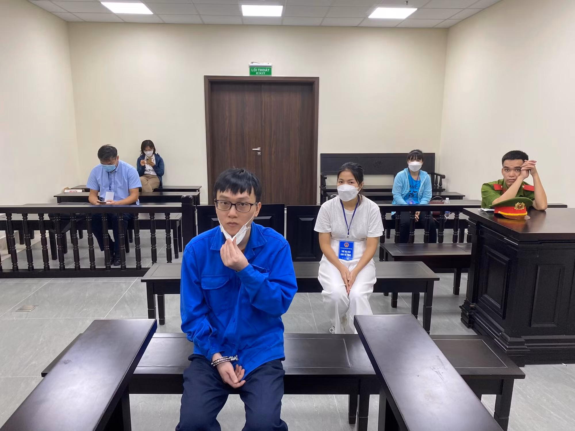 Vợ chồng nhân viên Tập đoàn Điện lực Việt Nam lấy cắp thông tin rất nhiều cá nhân để bán -0
