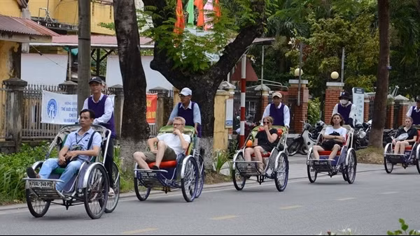 TP Huế mạnh tay xử lý nạn “cò” du lịch, xích lô “chặt chém”