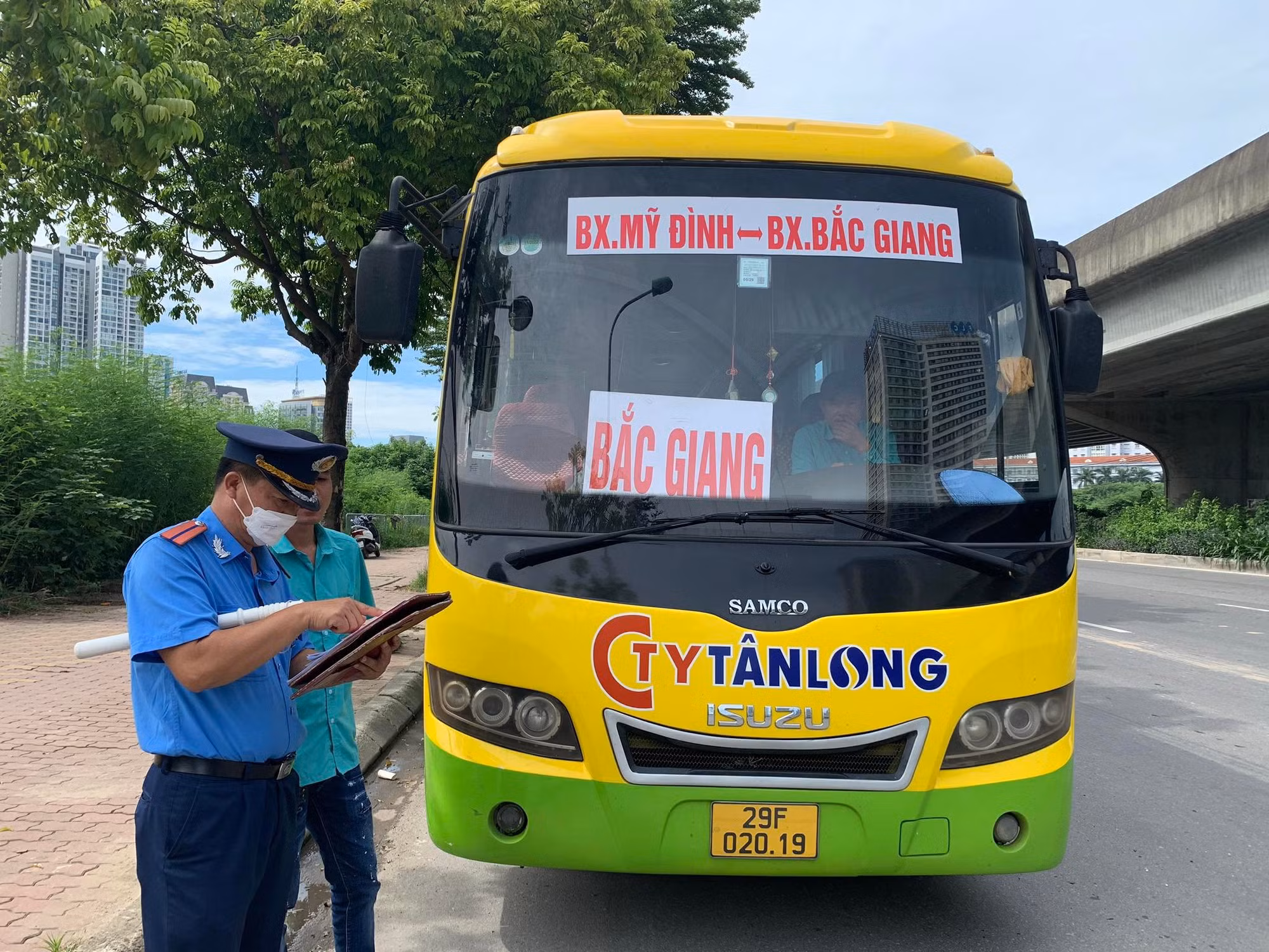 Xử lý nhiều xe khách vi phạm, đảm bảo TTATGT dịp 2/9 -0