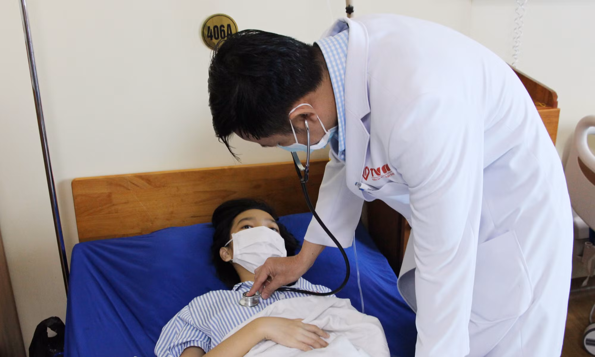 Bé gái mắc hội chứng đa polyps di truyền đặc biệt hiếm gặp -0