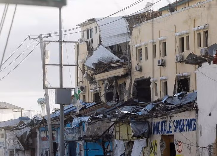 Đồng đảng al-Qaeda chiếm khách sạn giữa thủ đô Somalia, hạ sát dân thường -0
