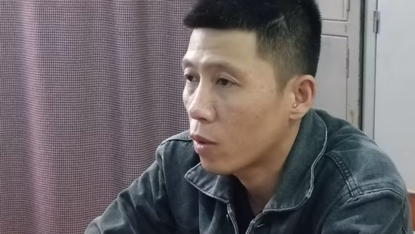 Bị đâm thủng bụng vì tiểu bậy trước quán nhậu