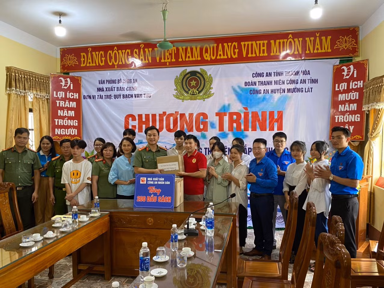 Tuổi trẻ CAND về Mường Lát 