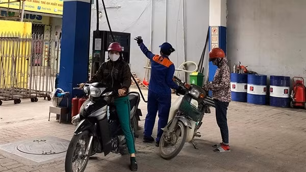 Bảo đảm không gián đoạn việc cung ứng xăng, dầu cho thị trường