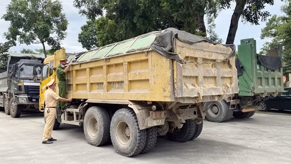 Kiên quyết “cắt thùng, hạ tải” phương tiện vi phạm