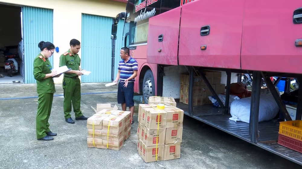 Liên tiếp phát hiện bánh không rõ nguồn gốc -0
