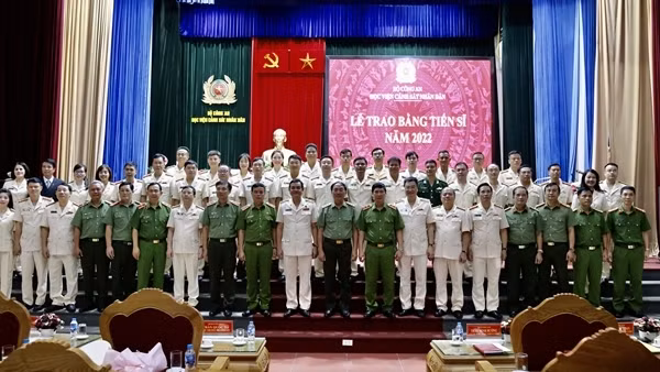 Học viện CSND trao bằng cho 40 tân tiến sĩ