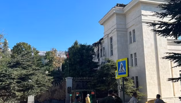 UAV rơi trúng nóc tòa trụ sở Hạm đội Biển Đen ở Crimea -0