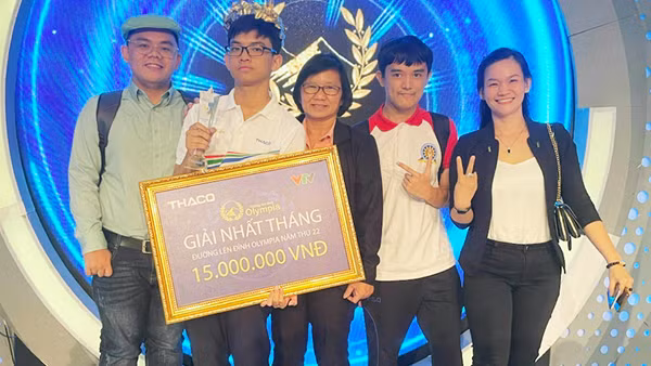 Nam sinh Bình Dương lội ngược dòng, giành vòng nguyệt quế Đường lên đỉnh Olympia