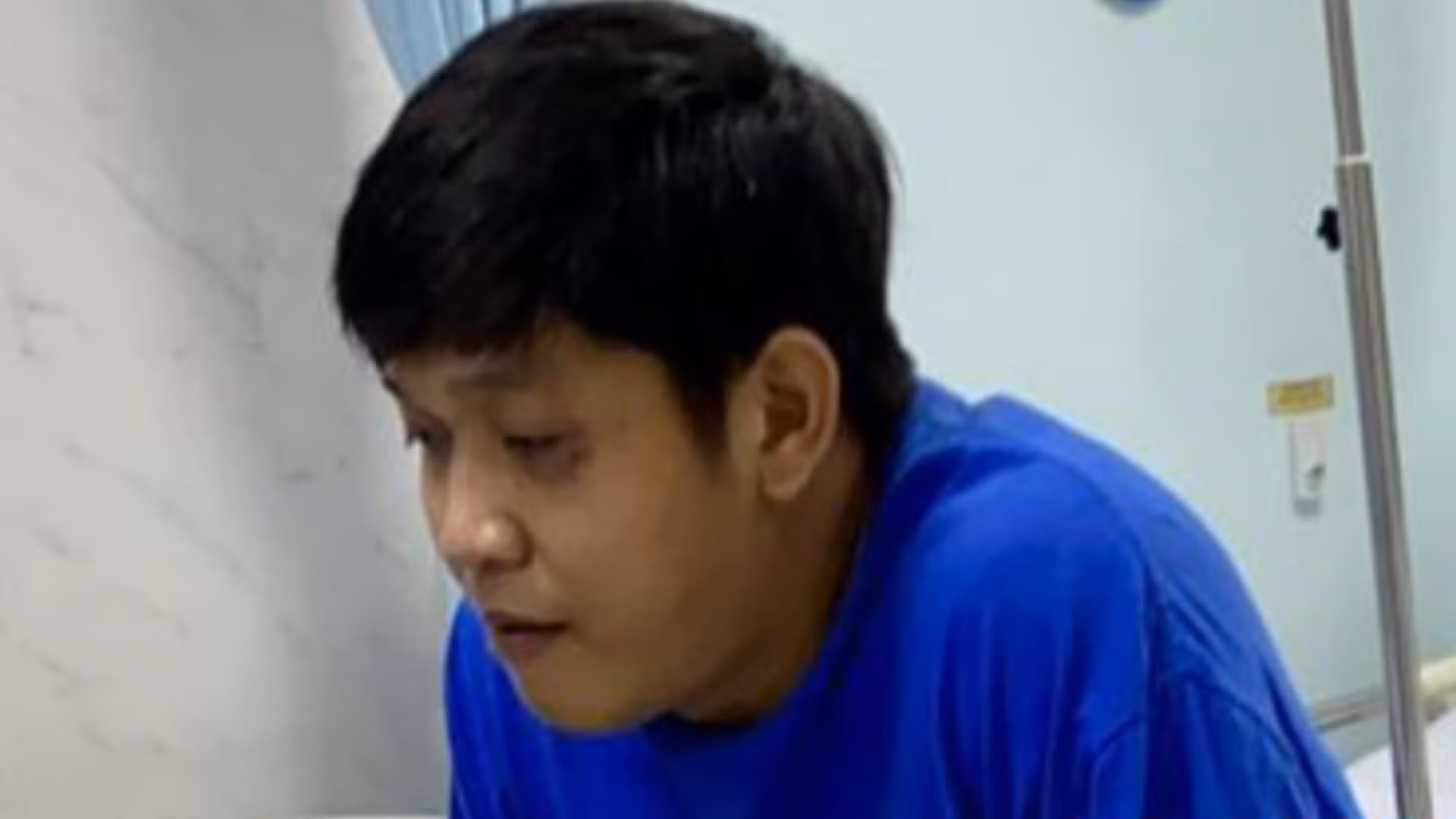  Đâm thương vong cha con chủ tiệm điện thoại do nghi ngờ bị cài định vị -0
