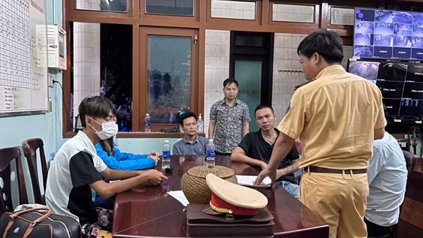 Ngăn chặn kịp thời hai thanh niên bị dụ dỗ bỏ nhà đi tìm "việc nhẹ, lương cao"