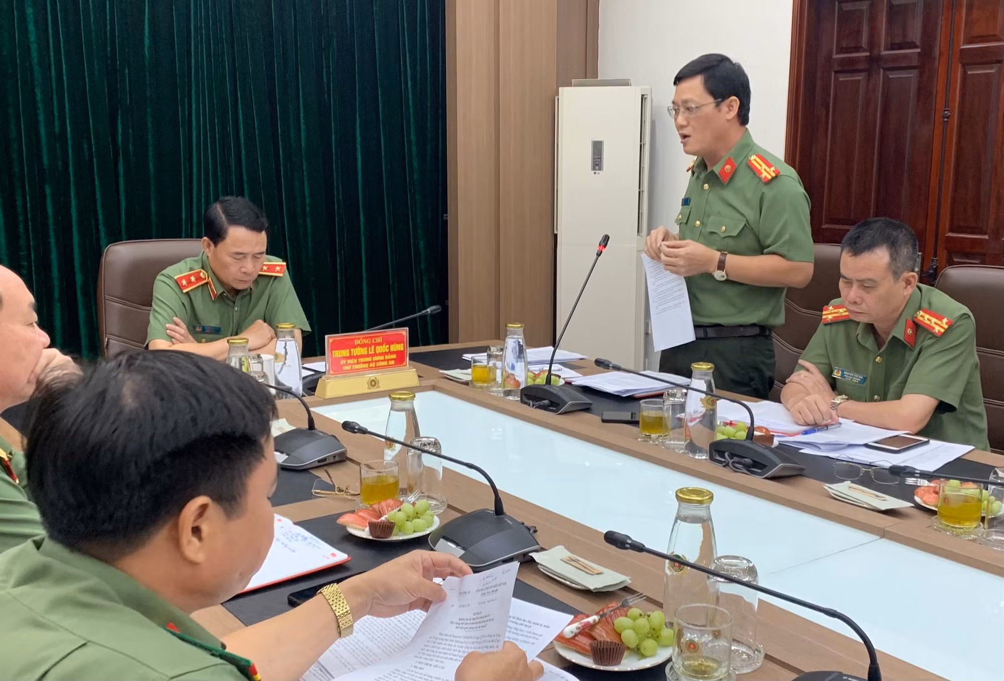 Thứ trưởng Lê Quốc Hùng đốc thúc tiến độ xây dựng 3 Đề án liên quan công tác xây dựng phong trào toàn dân bảo vệ ANTQ -0
