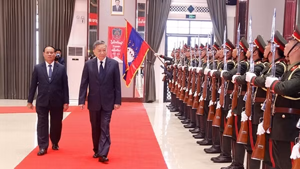 Thắt chặt hơn nữa quan hệ hợp tác giữa Bộ Công an hai nước Việt Nam - Lào