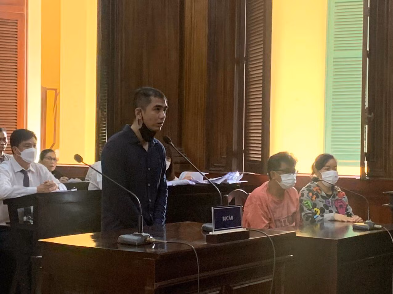 Băng nhóm thuê xe ôtô tự lái đem sang Campu chia bán lãnh án -0