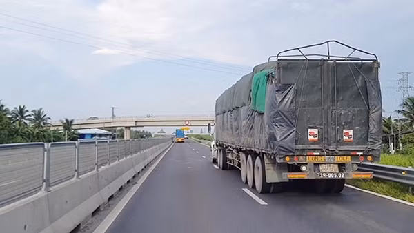 Nghiên cứu đầu tư mở rộng 2 tuyến cao tốc phía Nam