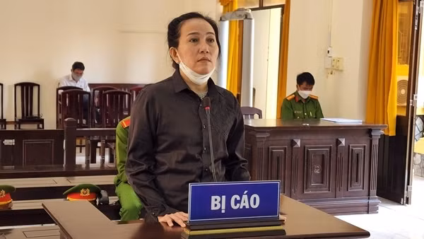 Đặt mua giấy tờ giả để đi lừa đảo, chiếm đoạt 4,2 tỷ đồng