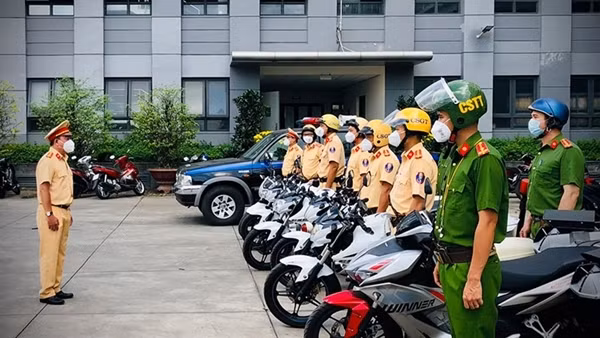 Tăng cường kiểm tra nồng độ cồn, ma túy lái xe dịp Quốc khánh 2/9