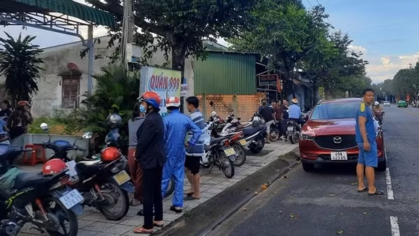 Chủ quán nhậu chết cháy trong chuồng nuôi chó
