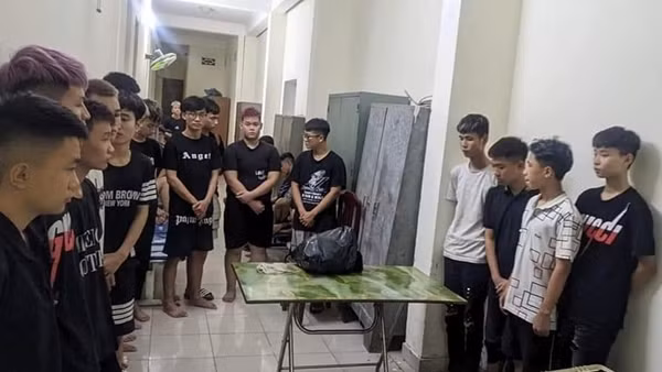 Hơn 30 thanh, thiếu niên chuẩn bị hung khí để giải quyết mâu thuẫn