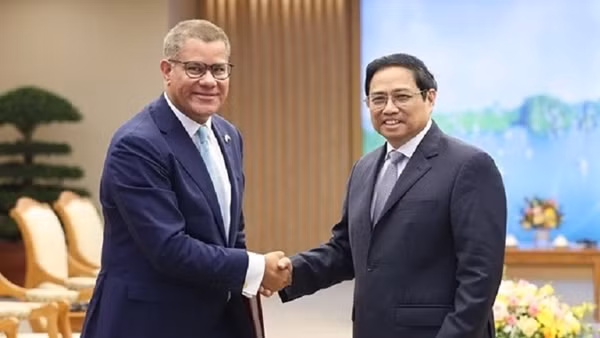 Thủ tướng Phạm Minh Chính tiếp Chủ tịch COP26 Alok Kumar Sharma