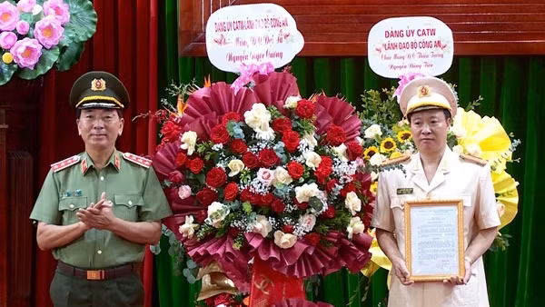 Công bố quyết định bổ nhiệm Hiệu trưởng Trường Đại học Kỹ thuật - Hậu cần CAND