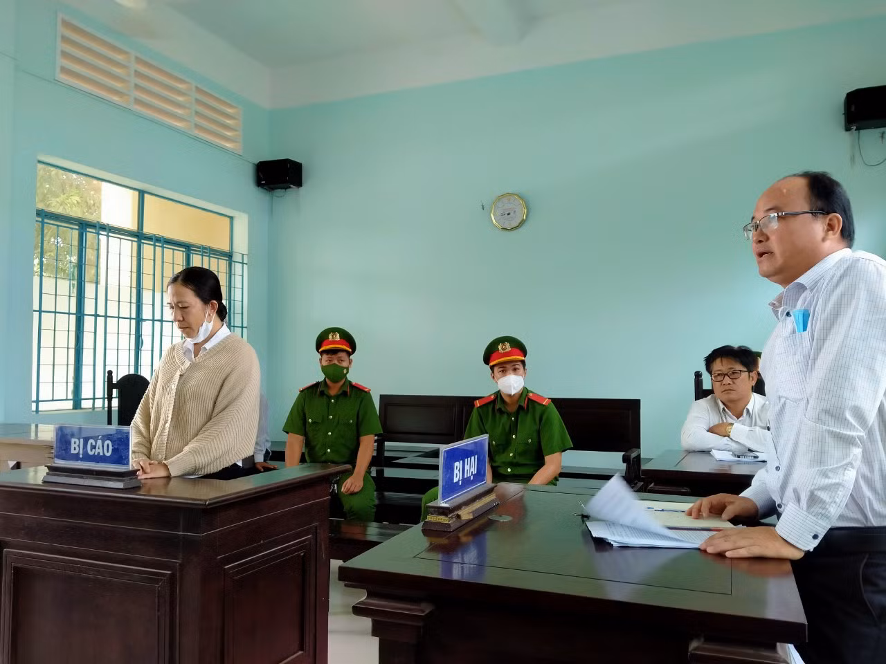 Nguyên thủ quỹ tham ô tài sản, lãnh án 5 năm tù -0